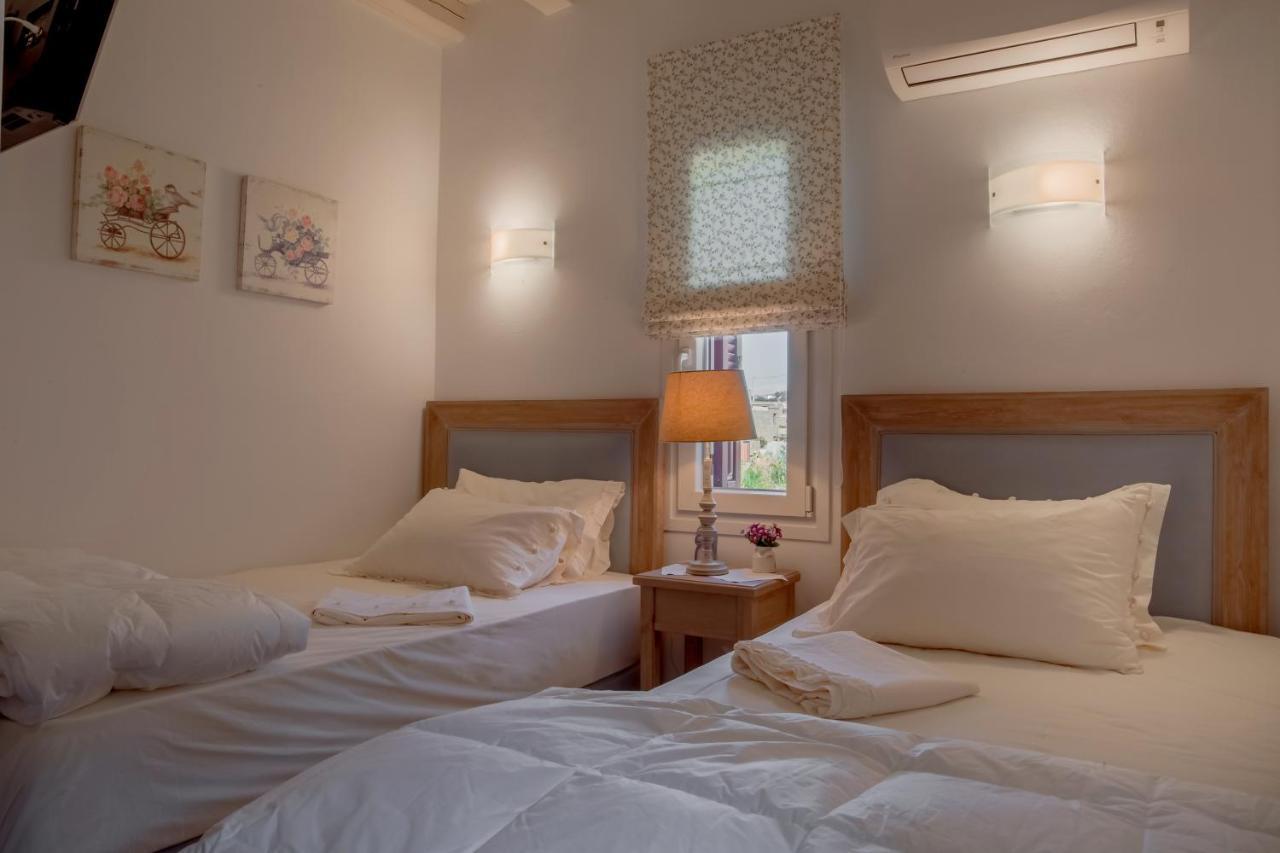 Eleni'S Guesthouse Aprovaton Bagian luar foto