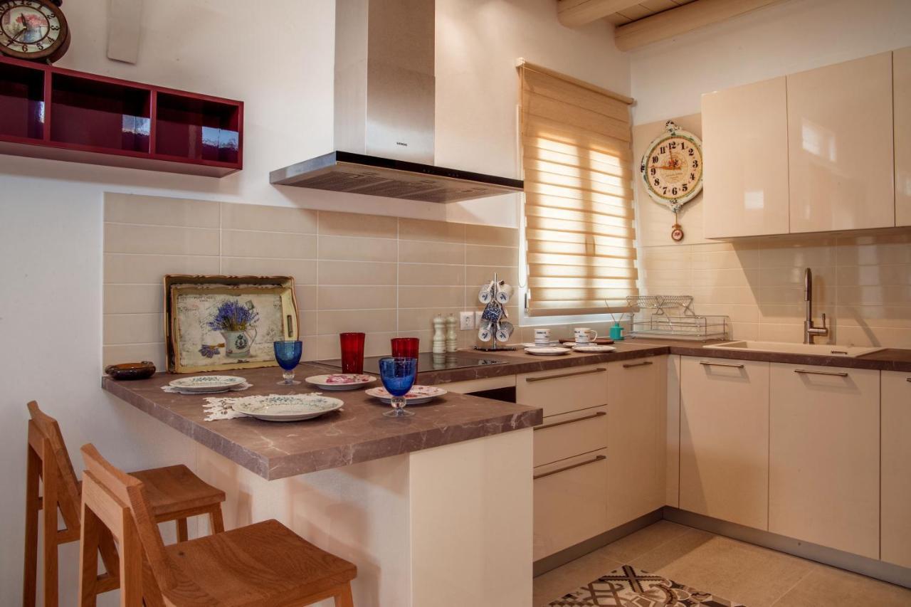 Eleni'S Guesthouse Aprovaton Bagian luar foto