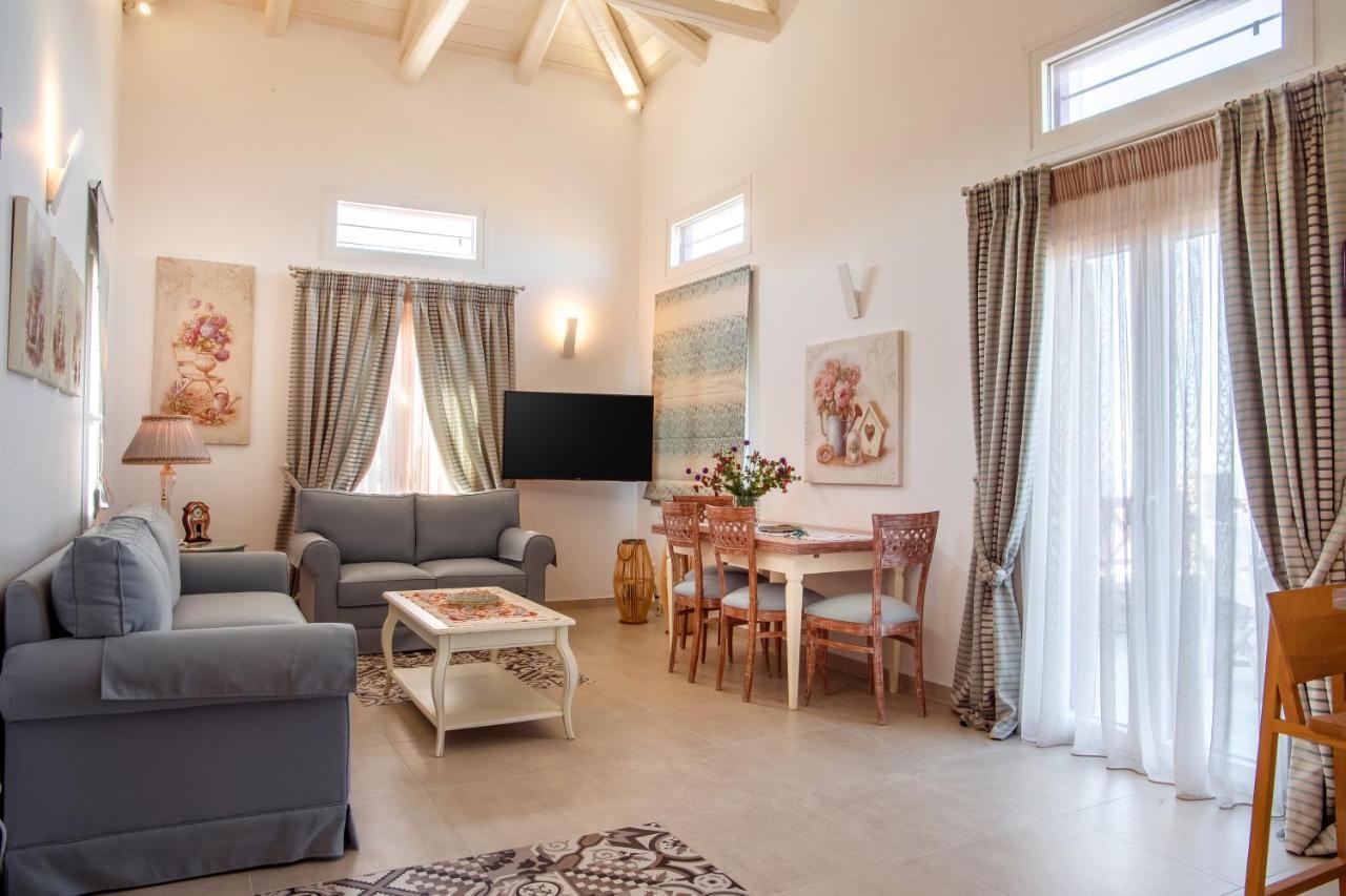 Eleni'S Guesthouse Aprovaton Bagian luar foto